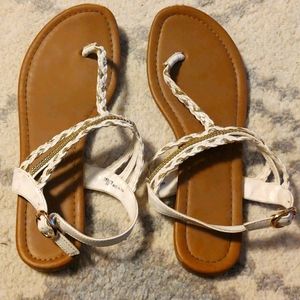 American eagle women's Sandals white